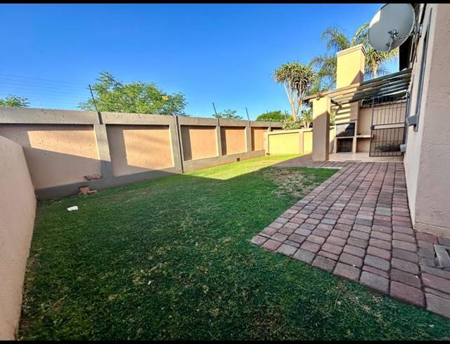 3 BEDROOM TOWNHOUSE FOR SALE IN ANNLIN